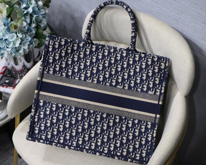 CHRISTIAN DIOR - HANDBAG