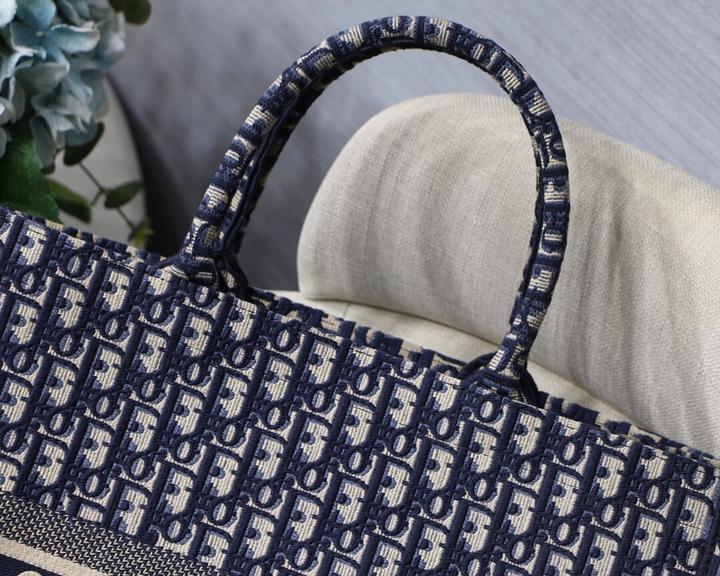 CHRISTIAN DIOR - HANDBAG