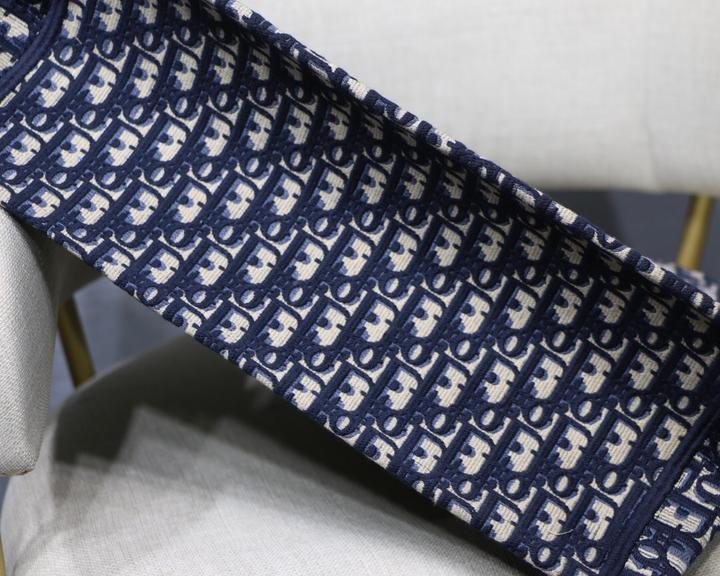 CHRISTIAN DIOR - HANDBAG